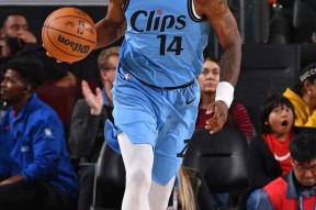 威尼斯人电竞 -清晨突围战来临，洛杉矶快船围绕欧联篮板制胜，更衣室稳定，轮换策略成焦点 