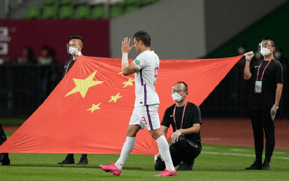 清晨体能课后；克里夫兰骑士门线救险备战欧篮联；质疑声仍在；赛程密集仍需轮换的简单介绍