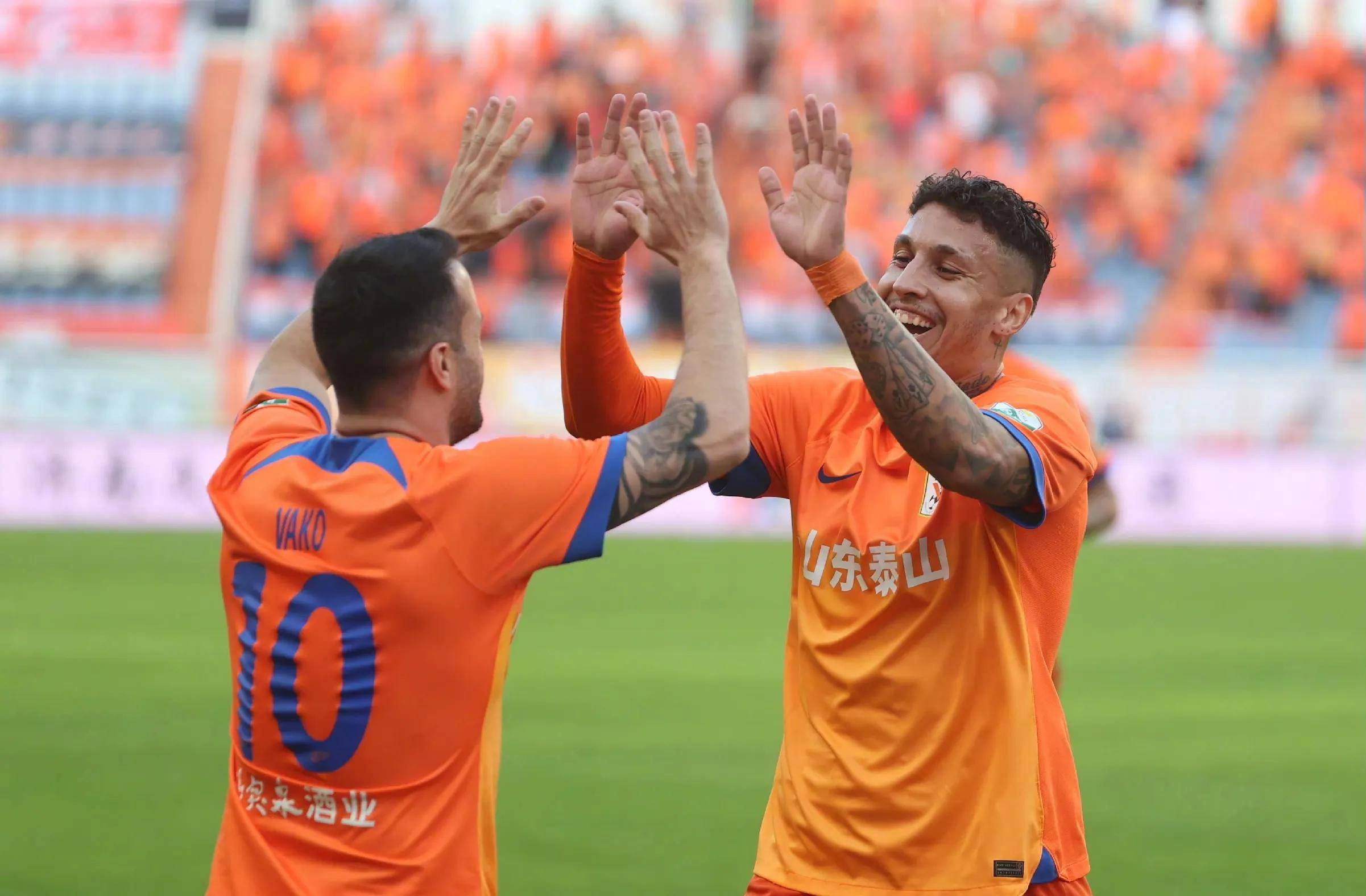 冲刺阶段体能课后，亚特兰大豪取连胜备战法国杯，质疑声仍在，阵容厚度经受考验 