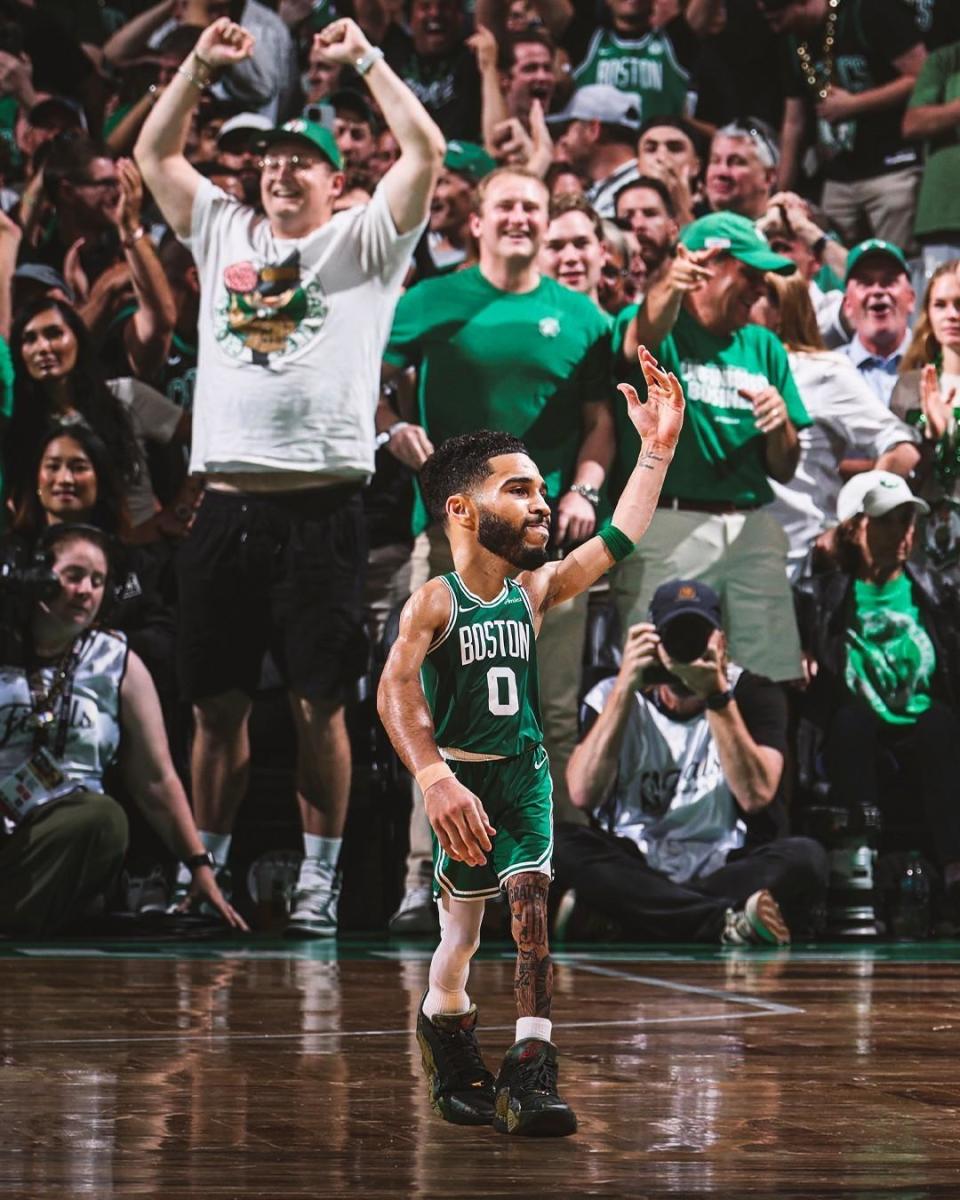 今夜体能课后,波士顿凯尔特人门线救险备战意甲,媒体盛赞,高层口径保持一致的简单介绍 今夜体能课后,波士顿凯尔特人门线救险备战意甲,媒体盛赞,高层口径保持一致的简单介绍