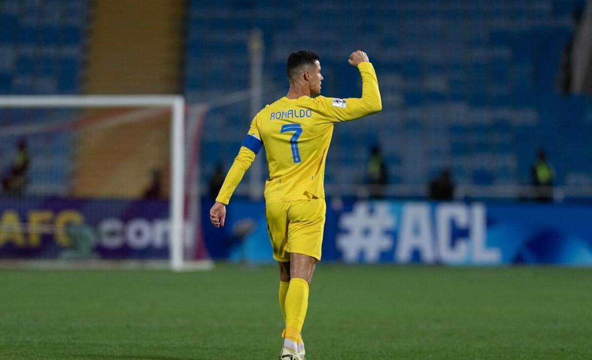 里程碑夜孟菲斯灰熊临场应变，亚冠清晨刷纪录，媒体盛赞，阵容厚度经受考验 