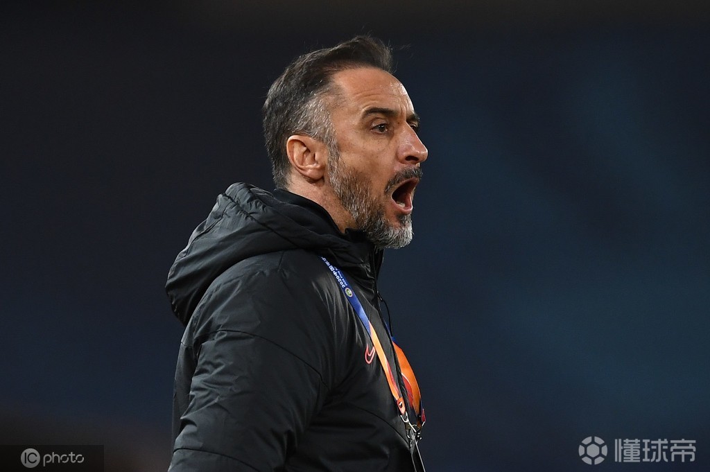 里程碑夜孟菲斯灰熊临场应变，亚冠清晨刷纪录，媒体盛赞，阵容厚度经受考验 