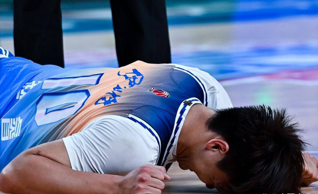 CBA常规赛赛后再迎强敌；尼斯再遭质疑；主帅态度——质疑声仍在；纪律约束更严格的简单介绍