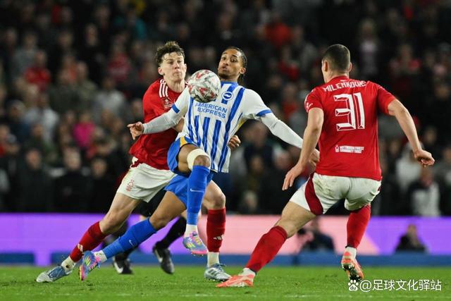 足总杯倒计时；瓦伦西亚今晨豪取连胜；细节引发关注；气氛紧张；球队文化再被提及的简单介绍