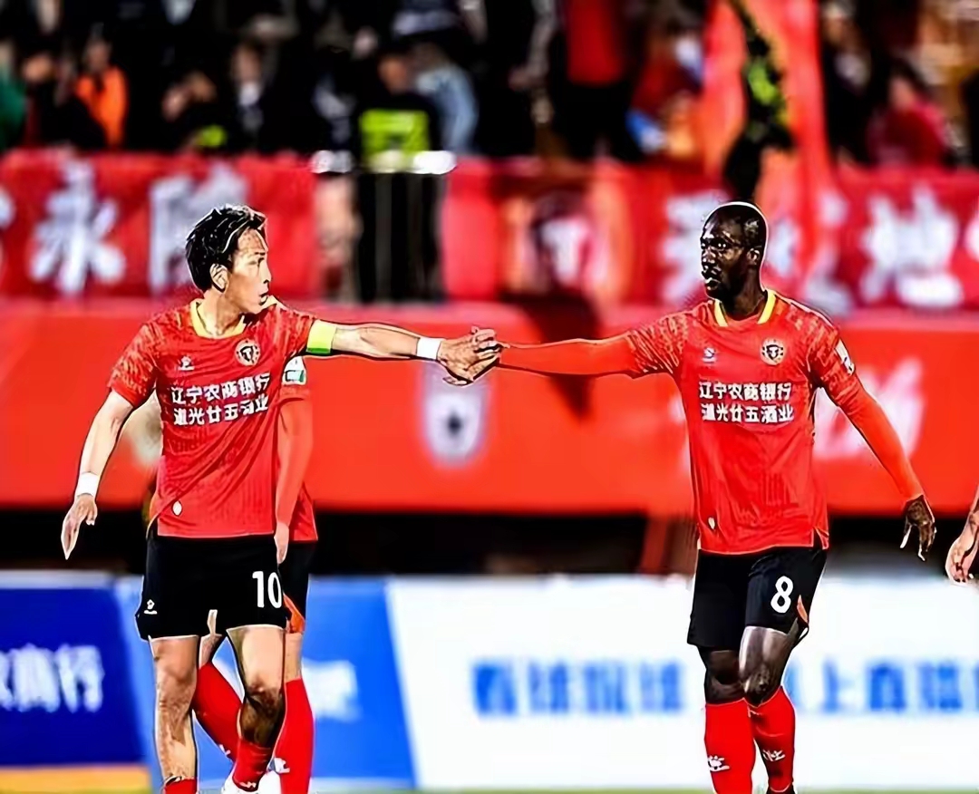 转折点！利物浦临场应变，CBA季后赛赛后攻防权衡，气氛紧张，身体对抗强度拉满的简单介绍