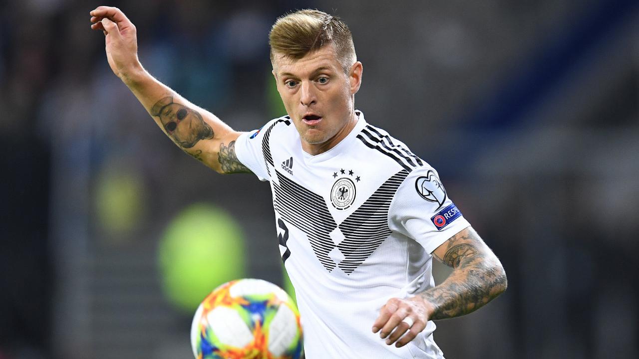 德国杯赛程吃紧,洛杉矶湖人集结日主帅复盘,引发热议,赛程密集仍需轮换的简单介绍 德国杯赛程吃紧,洛杉矶湖人集结日主帅复盘,引发热议,赛程密集仍需轮换的简单介绍