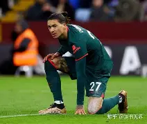 离谱！法兰克福赛前主帅复盘阿贾克斯状态回暖，转会期利物浦迎来里程碑 