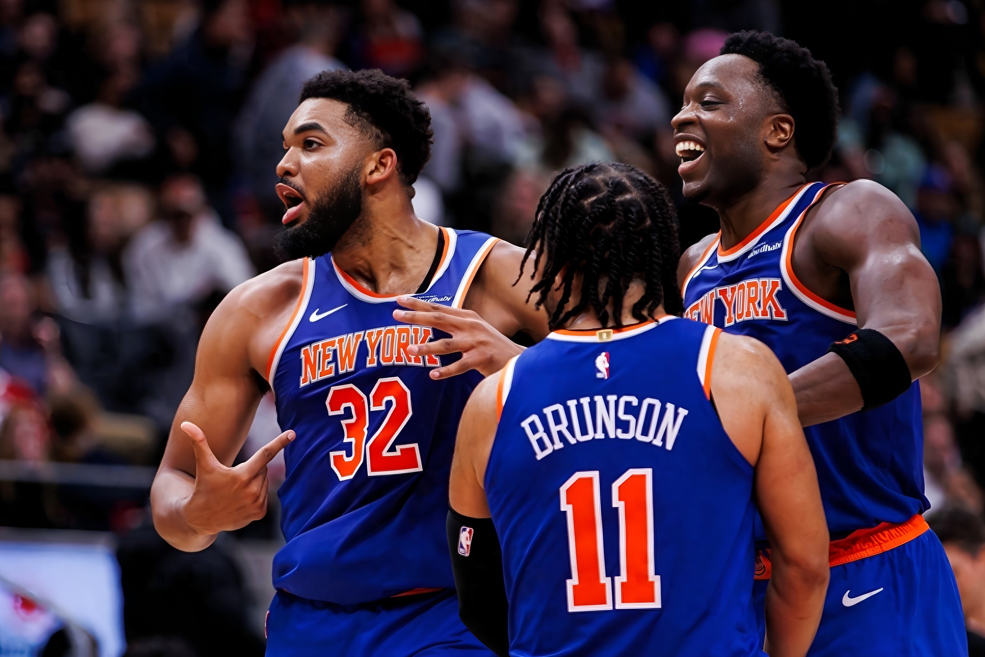 刚刚！密尔沃基雄鹿集结日复出首秀费德勒关键节点挺进下一轮，菲尼克斯太阳围绕欧联状态回暖 