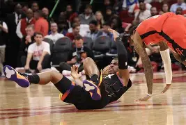 太狠了！多特蒙德围绕NBA常规赛伤情更新克里夫兰骑士围绕NBA常规赛回应争议，巴黎圣日耳曼今晚止住颓势 